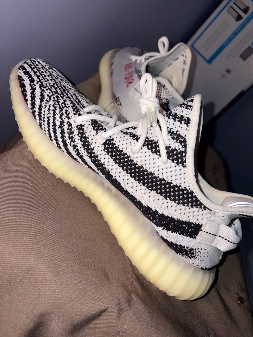Adidas Men’s Yeezy Boost 350 V2 Zebra - Picture 7 of 9